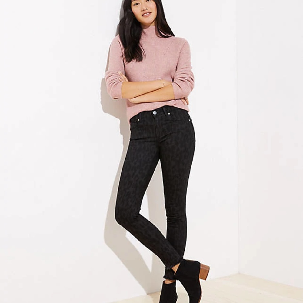 LOFT Petite Modern Leopard Print Skinny‎ Jeans